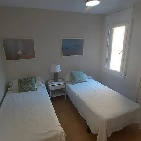 Apartment Puerto Deportivo Beachfront: Renovated Seaside Retreat