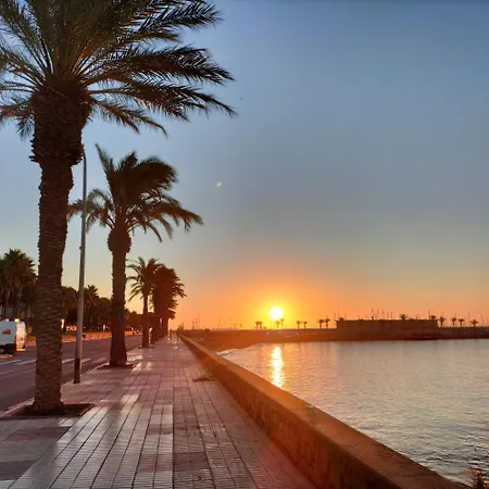 1ª Linea Reformado Y Frente Al Puerto Deportivo Firmamos Contrato Si El Cliente Lo Solicita Aunque Es Necesario Hacer La Reserva Poder Comunicarse *